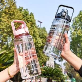 ウォーターボトル 水筒 2 リットル 携帯便利 漏れ防止 洗いやすい 子供 キッズ 大容量 軽量 直飲み プラスチック 女の子 おしゃれ スポーツ かわいい 女子 大人 ヨガ 2リットル 2l ジム