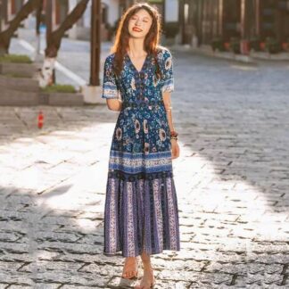 エスニック柄ロングワンピース Vネック Aライン ロング丈 半袖 シフォン フレア かわいい カジュアル おしゃれ かっこいい レトロ アジアン こなれ感 存在感 春 夏 学生 通学 デート