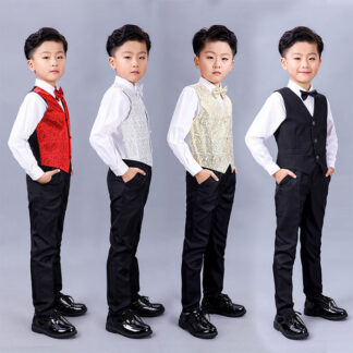 子供服 4点セット ベスト シャツ パンツ 蝶ネクタイ 子供スーツ 舞台衣装 キッズ服 スパンコール キラキラ 合唱 団体服 司会者 ステージ衣装 結婚式 イベント 発表会 ピアノ 誕生日 宴