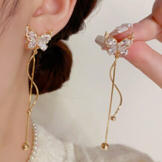 ロングピアス ビジューピアス バタフライ おしゃれ ゴールド キラキラ 大人可愛い 結婚式 二次会 レディースアクセサリー パーティ